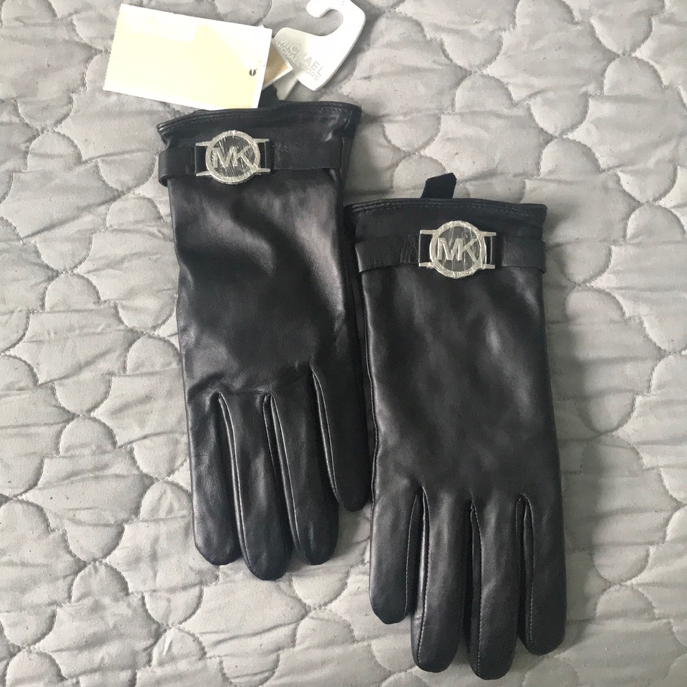 Michael Kors- Leather gloves
